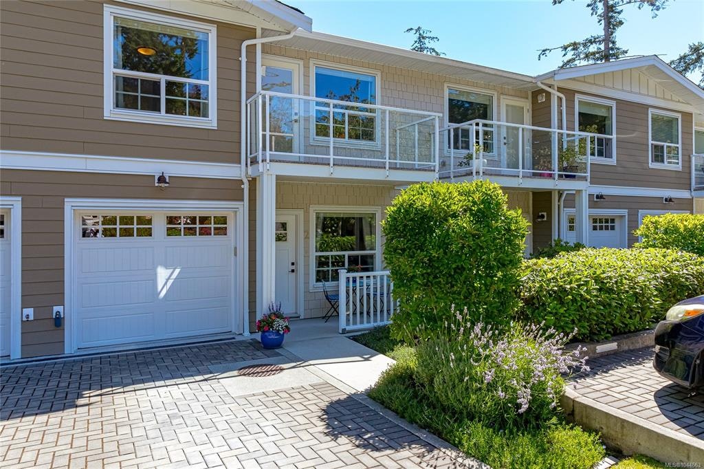 2-1649 Lloyd Place, View Royal, BC, V9C 0E5