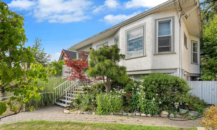 384 E Burnside Road