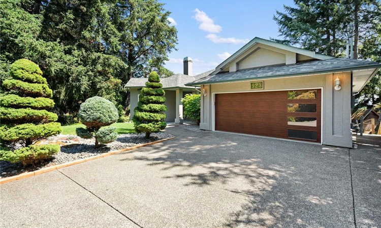 923 Whisperwind Place