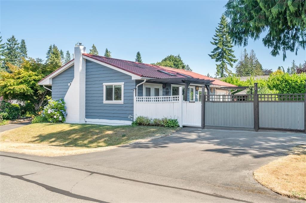560 Eaglecrest Drive, Qualicum Beach, BC, V9K 1E3