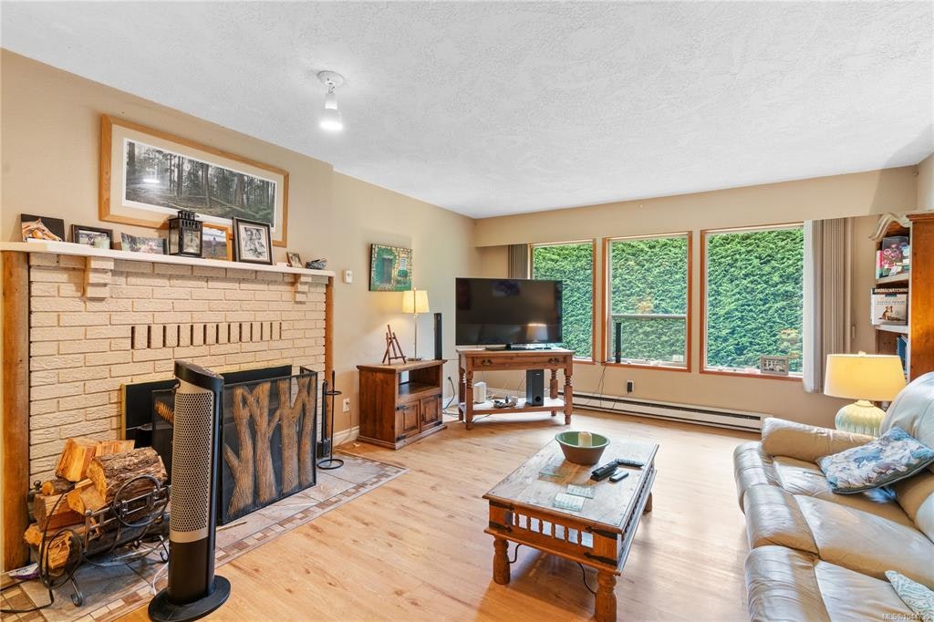 2-1215 Stelly's Cross Road, Central Saanich, BC, V8M 1H3 - 3