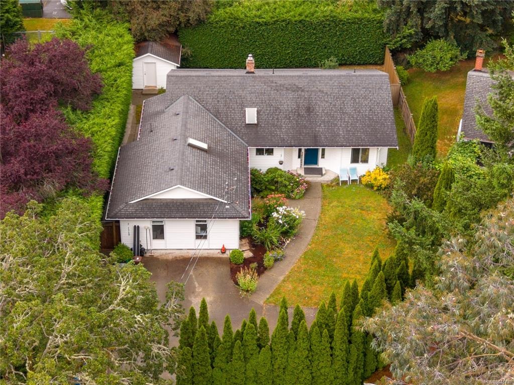 2-1215 Stelly's Cross Road, Central Saanich, BC, V8M 1H3