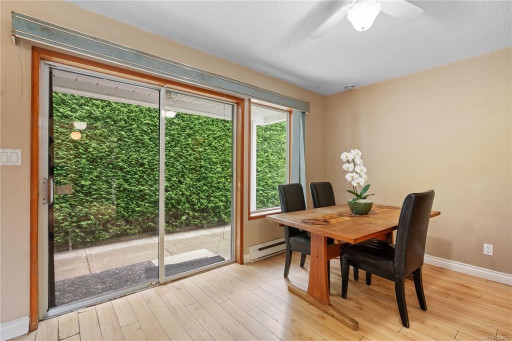 2-1215 Stelly's Cross Road, Central Saanich, BC, V8M 1H3 - 11
