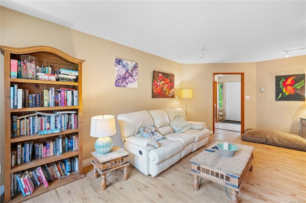 2-1215 Stelly's Cross Road, Central Saanich, BC, V8M 1H3 - 5