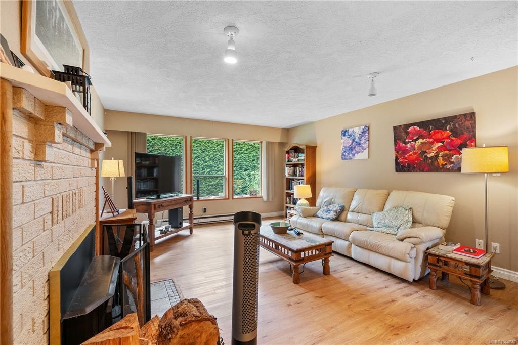 2-1215 Stelly's Cross Road, Central Saanich, BC, V8M 1H3 - 6