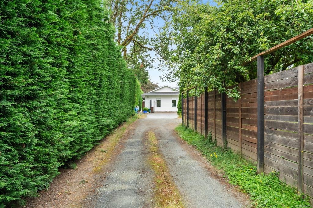 2-1215 Stelly's Cross Road, Central Saanich, BC, V8M 1H3 - 47