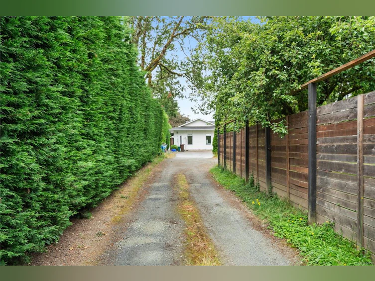 2-1215 Stelly's Cross Road, Central Saanich, BC, V8M 1H3 - 47