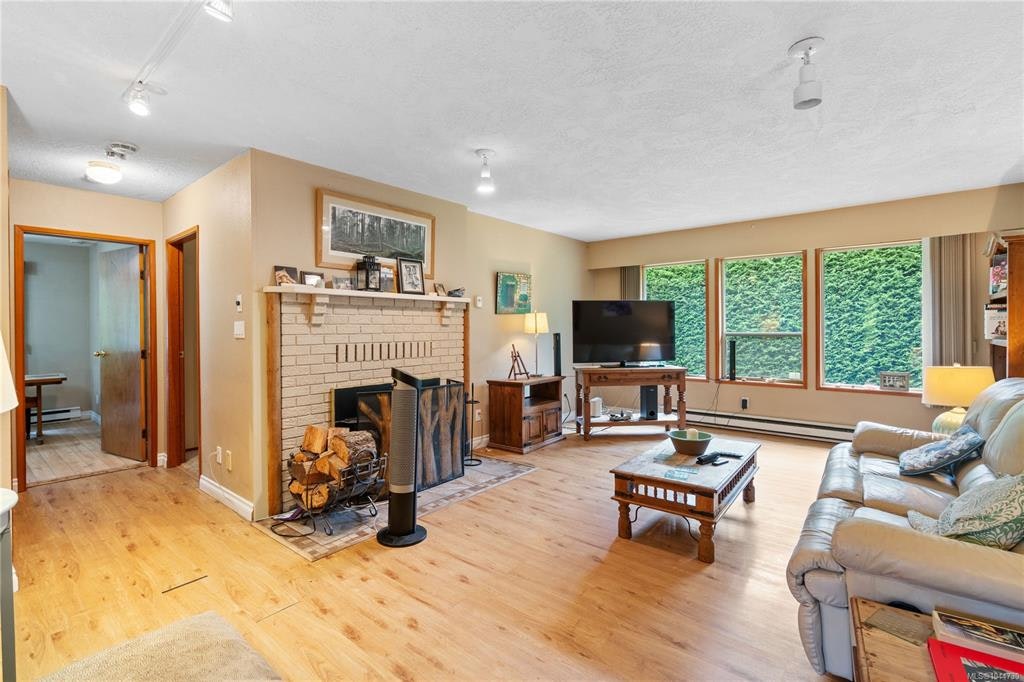 2-1215 Stelly's Cross Road, Central Saanich, BC, V8M 1H3 - 7