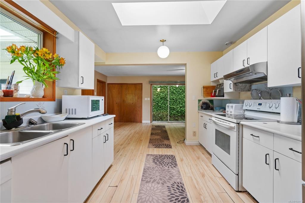 2-1215 Stelly's Cross Road, Central Saanich, BC, V8M 1H3 - 18