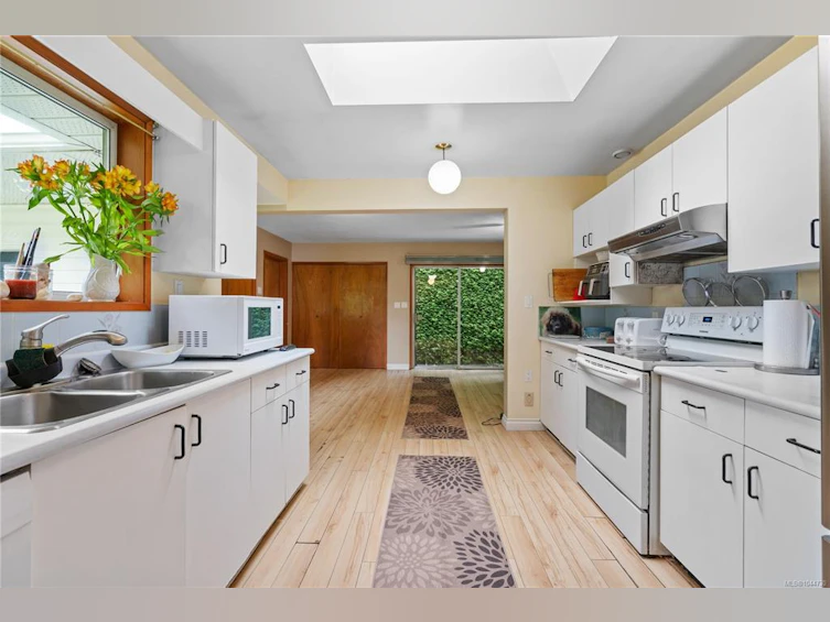 2-1215 Stelly's Cross Road, Central Saanich, BC, V8M 1H3 - 18