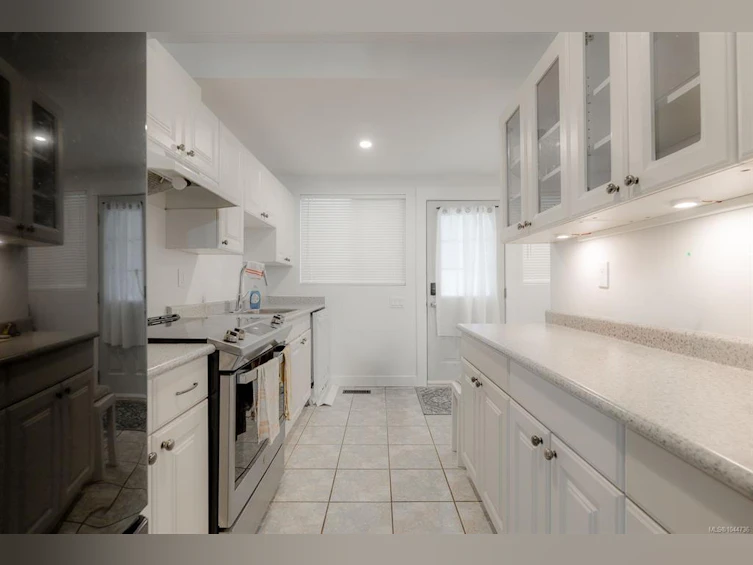 15 Fourth Street, Nanaimo, BC, V9R 1S6 - 8