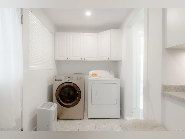 15 Fourth Street, Nanaimo, BC, V9R 1S6 - 12