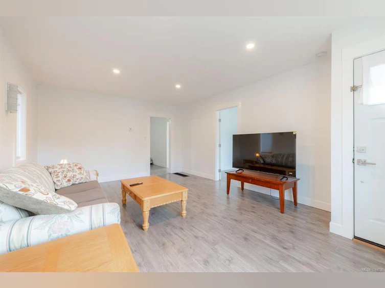 15 Fourth Street, Nanaimo, BC, V9R 1S6 - 21