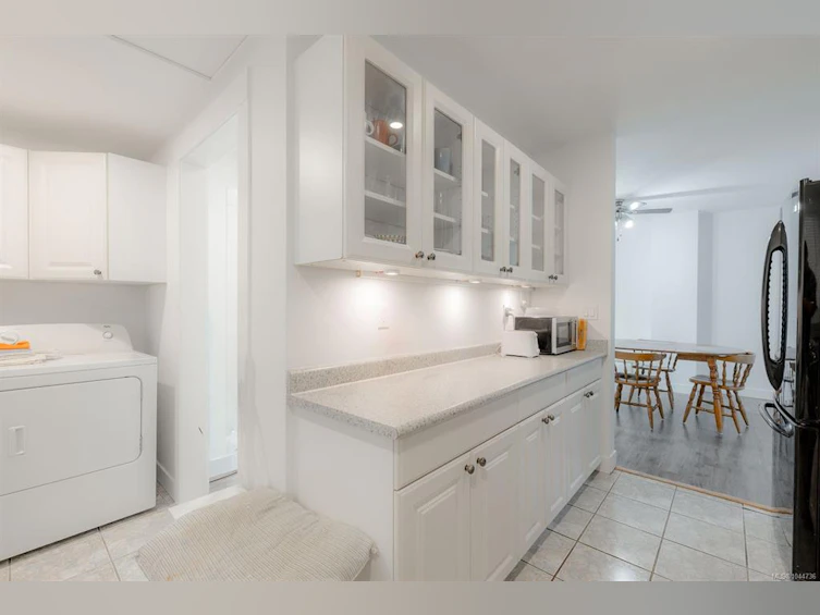 15 Fourth Street, Nanaimo, BC, V9R 1S6 - 11
