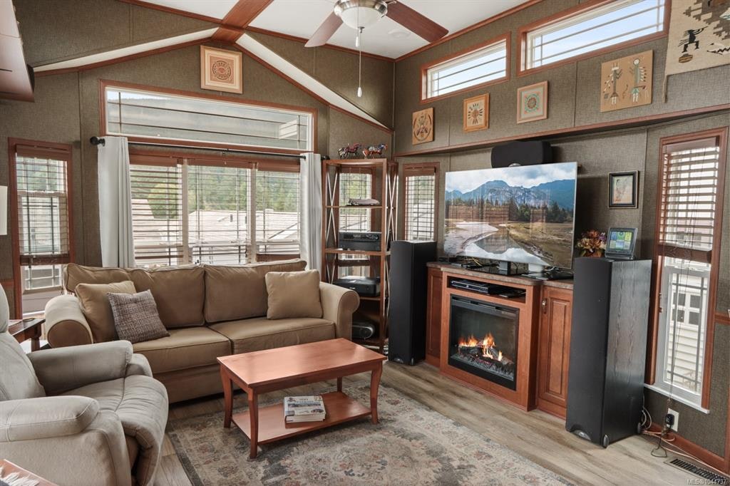 2116 Nimpkish Lake Way - 2
