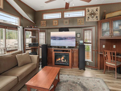 2116 Nimpkish Lake Way - 5