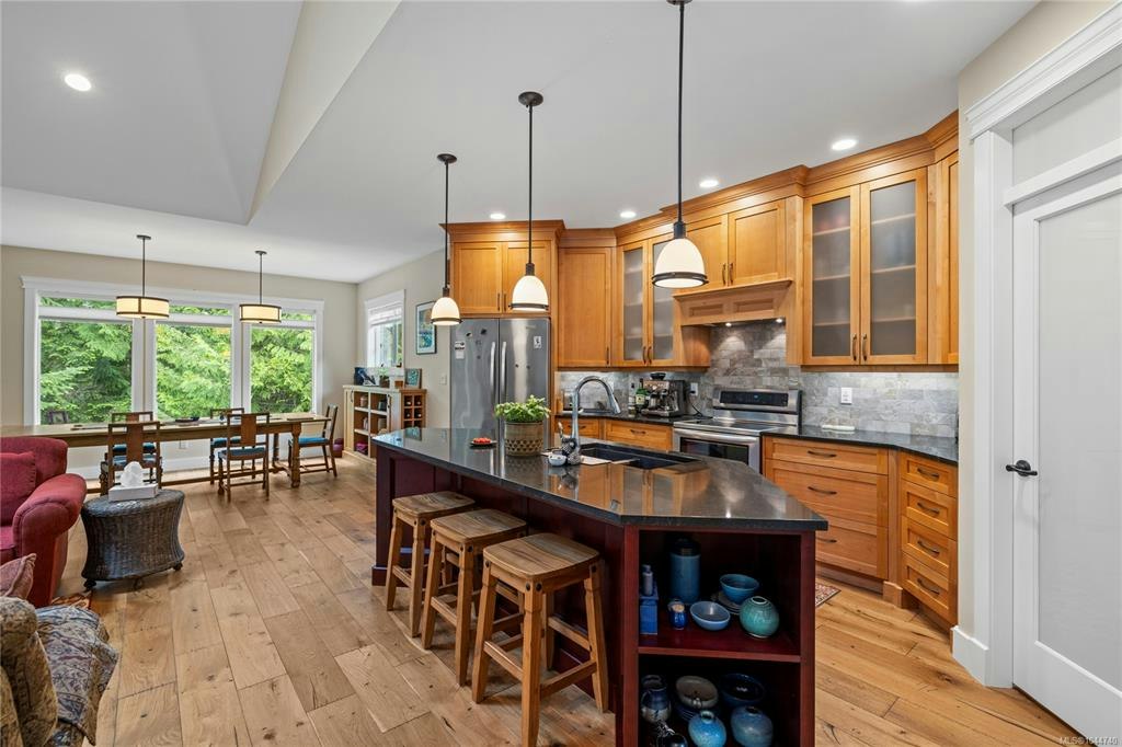 1703 Peligren Place, Qualicum Beach, BC, V9K 2S3 - 21