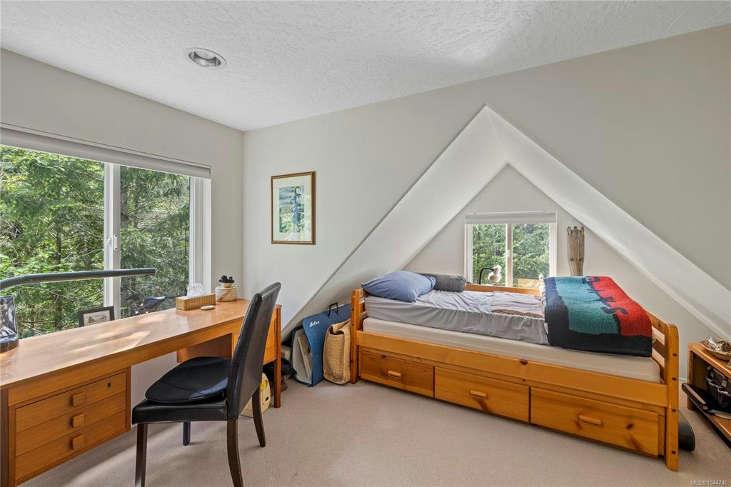 1703 Peligren Place, Qualicum Beach, BC, V9K 2S3 - 9