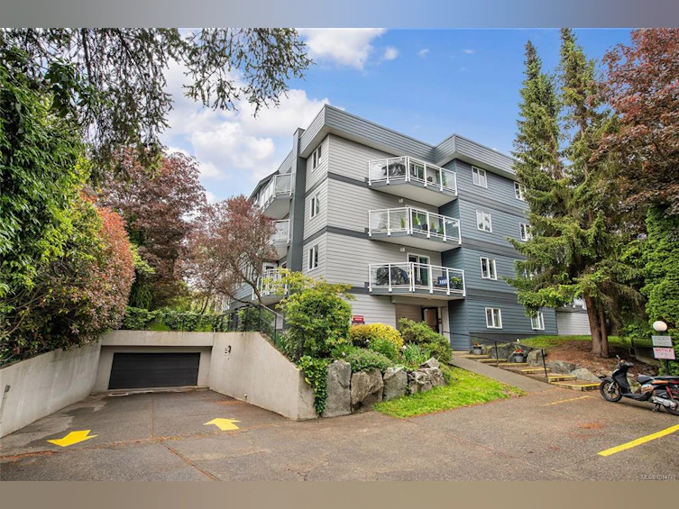 208-949 Cloverdale Avenue, Saanich, BC, V8X 2T4 - 40