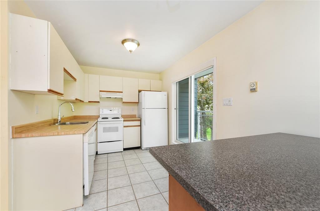208-949 Cloverdale Avenue, Saanich, BC, V8X 2T4 - 6