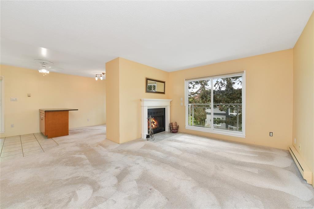 208-949 Cloverdale Avenue, Saanich, BC, V8X 2T4 - 4