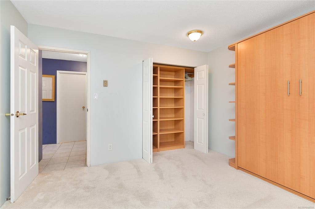 208-949 Cloverdale Avenue, Saanich, BC, V8X 2T4 - 18