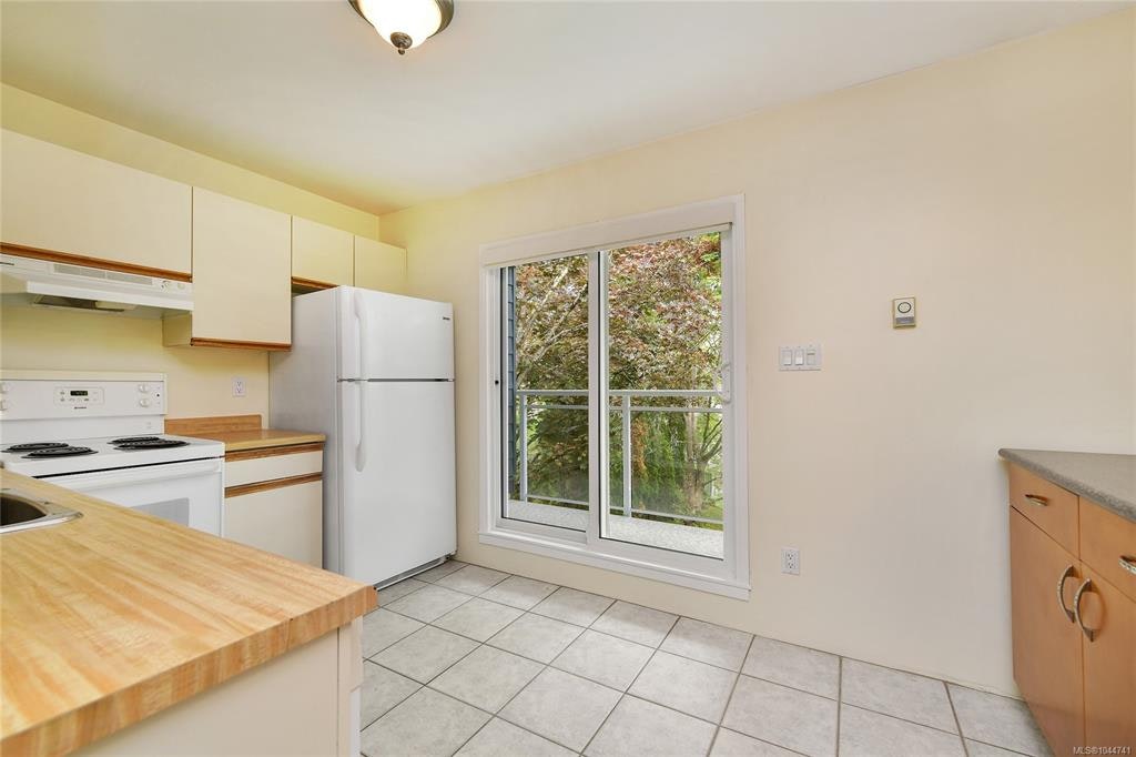 208-949 Cloverdale Avenue, Saanich, BC, V8X 2T4 - 8