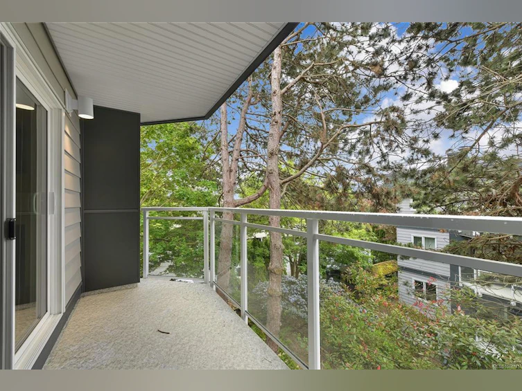 208-949 Cloverdale Avenue, Saanich, BC, V8X 2T4 - 28