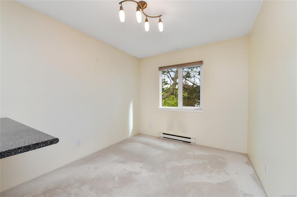 208-949 Cloverdale Avenue, Saanich, BC, V8X 2T4 - 11