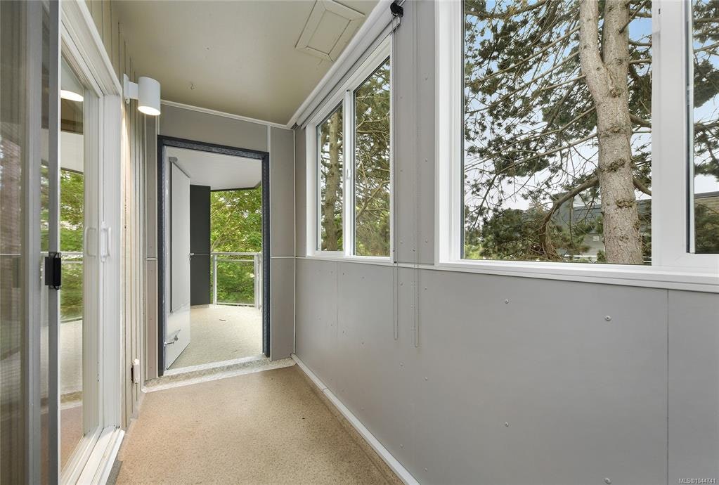 208-949 Cloverdale Avenue, Saanich, BC, V8X 2T4 - 25