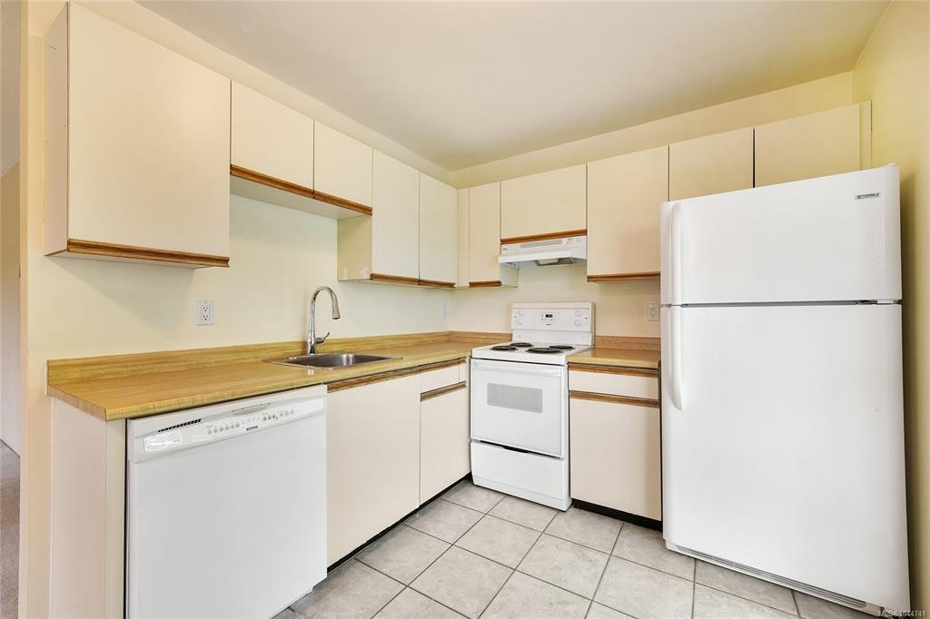 208-949 Cloverdale Avenue, Saanich, BC, V8X 2T4 - 7