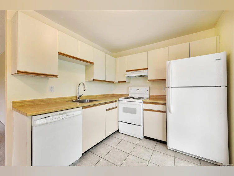 208-949 Cloverdale Avenue, Saanich, BC, V8X 2T4 - 7