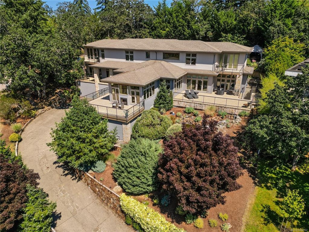 908 Cobblestone Lane, Saanich, BC, V8Y 3G3