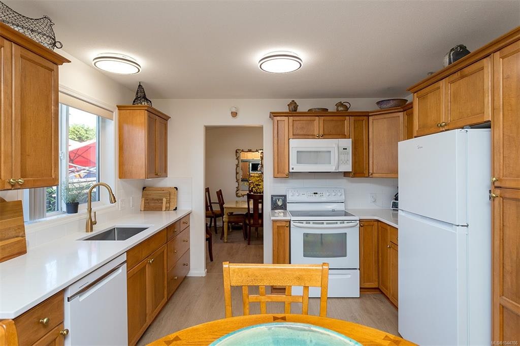 20 Eagle Lane, View Royal, BC, V9A 7M2 - 15