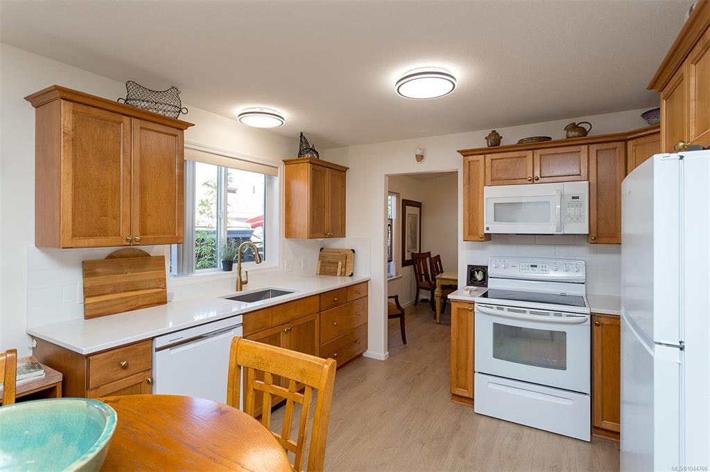 20 Eagle Lane, View Royal, BC, V9A 7M2 - 14