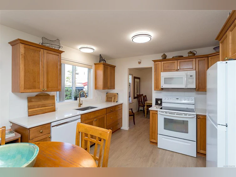 20 Eagle Lane, View Royal, BC, V9A 7M2 - 14