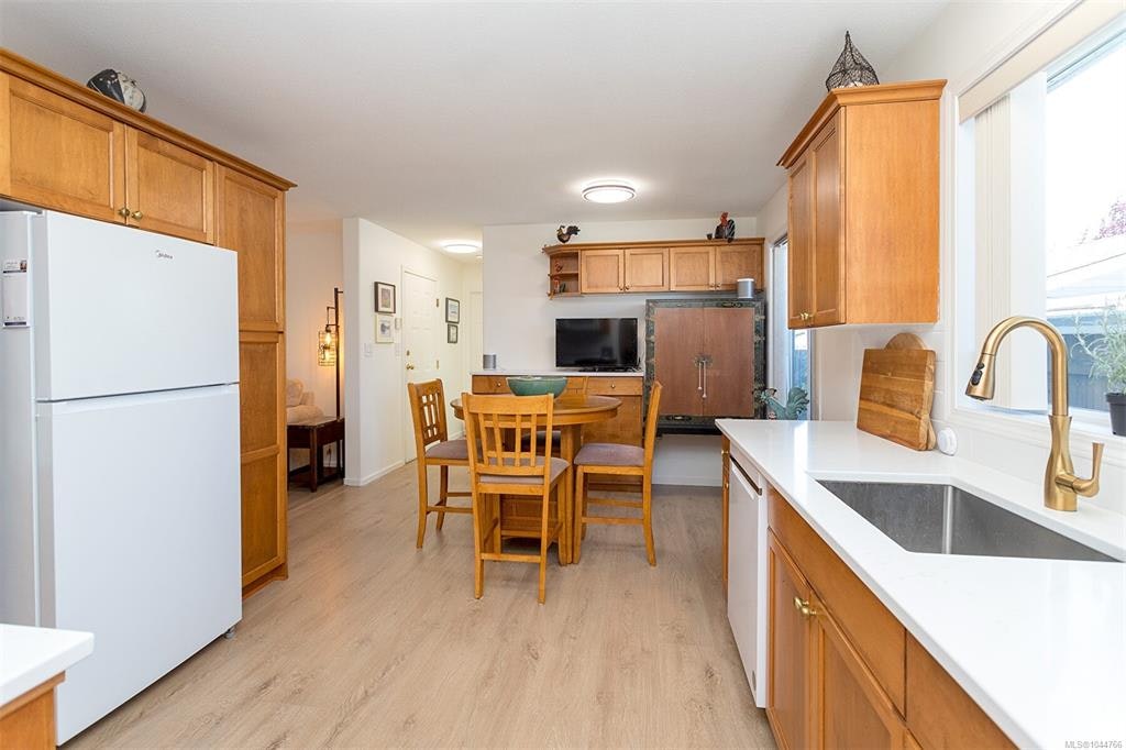 20 Eagle Lane, View Royal, BC, V9A 7M2 - 18