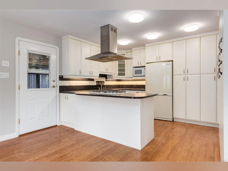 1252 Bunker Place, French Creek, BC, V9P 1W8 - 6