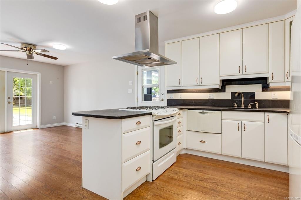 1252 Bunker Place, French Creek, BC, V9P 1W8 - 8