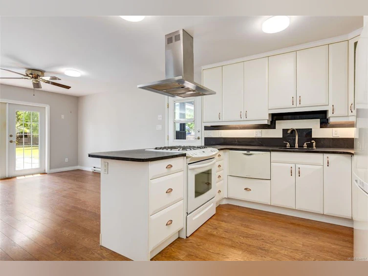 1252 Bunker Place, French Creek, BC, V9P 1W8 - 8