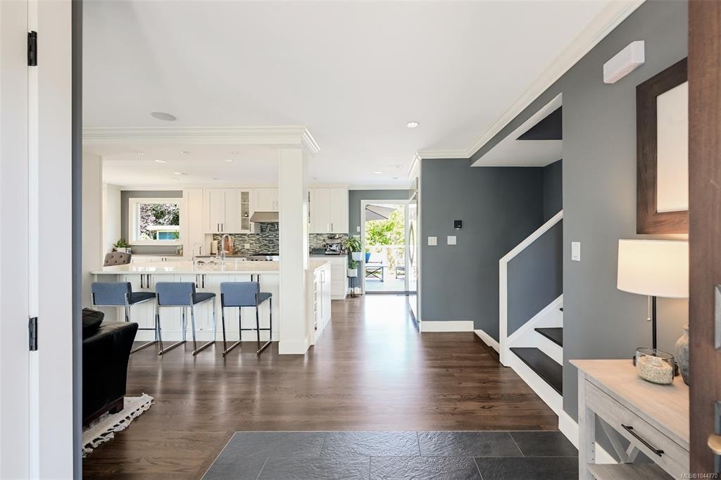 1762 Midgard Avenue, Saanich, BC, V8P 2Y7