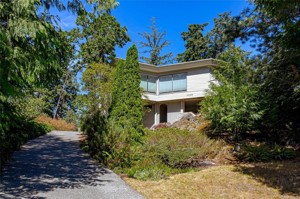 4468 Autumnwood Lane, Saanich, BC, V8X 4V8