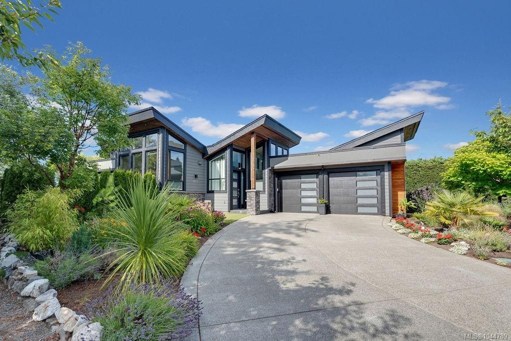 1747 Westlock, Duncan, BC, V9L 0B8