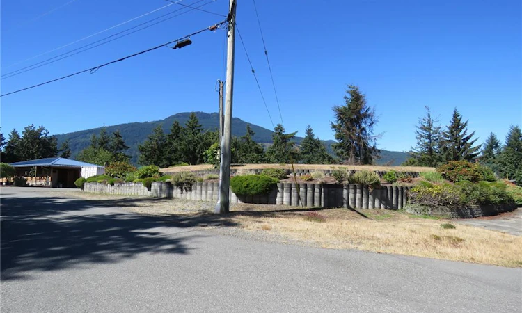 3799 Panorama Crescent