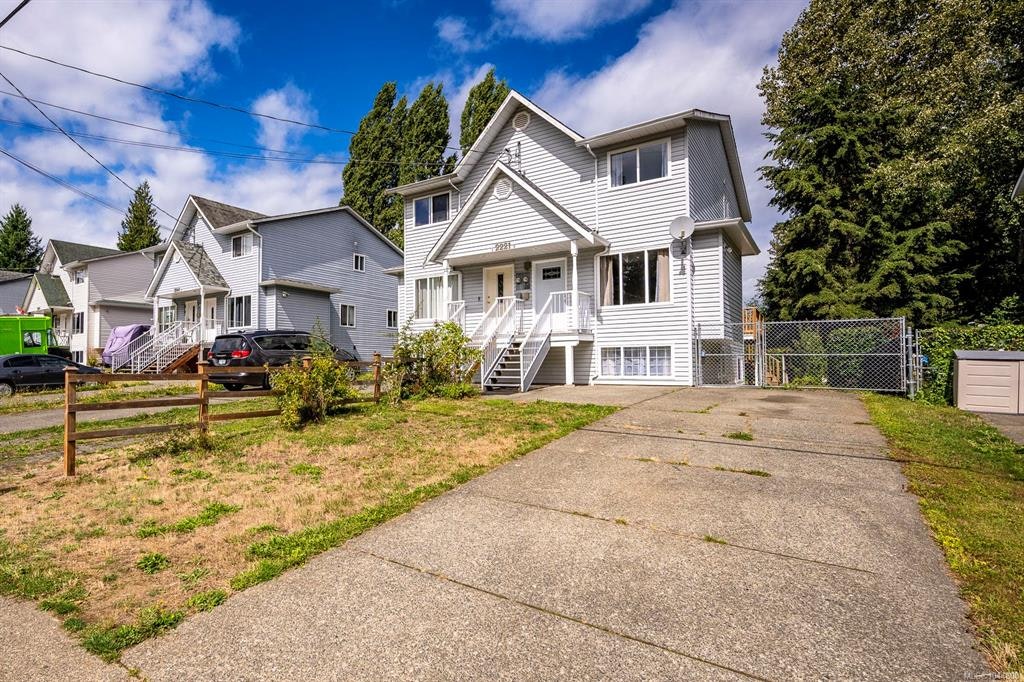 B-2221 Embleton Crescent, Courtenay, BC, V9M 8W9