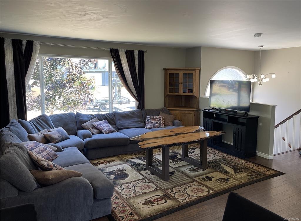3731 Fowlie Crescent - 5