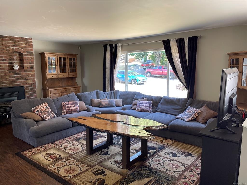 3731 Fowlie Crescent - 4