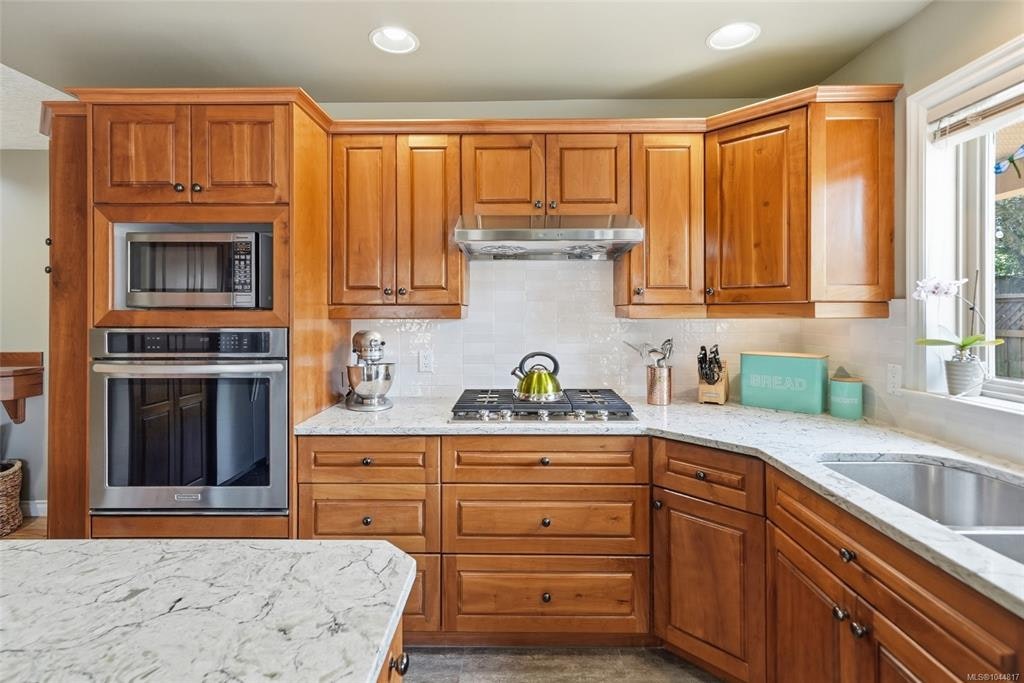 1096 Aery View Way, French Creek, BC, V9P 2N9 - 30