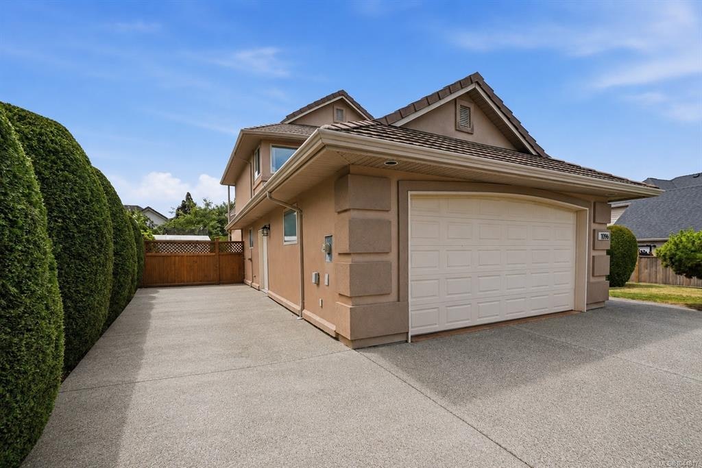 1096 Aery View Way, French Creek, BC, V9P 2N9 - 13