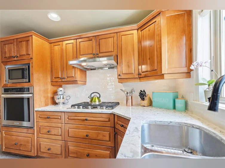 1096 Aery View Way, French Creek, BC, V9P 2N9 - 33